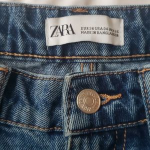 Zara High waisted  Mom Jean shorts